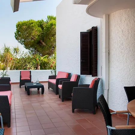 Almandia, Capitolo,
