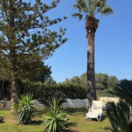 Almandia, Capitolo, מונופולי