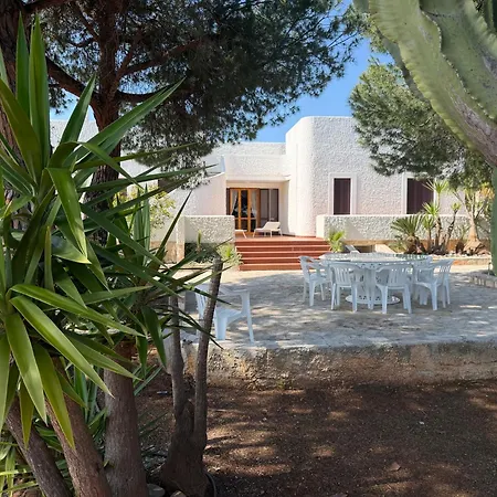 Almandia, Capitolo, Casa vacanze